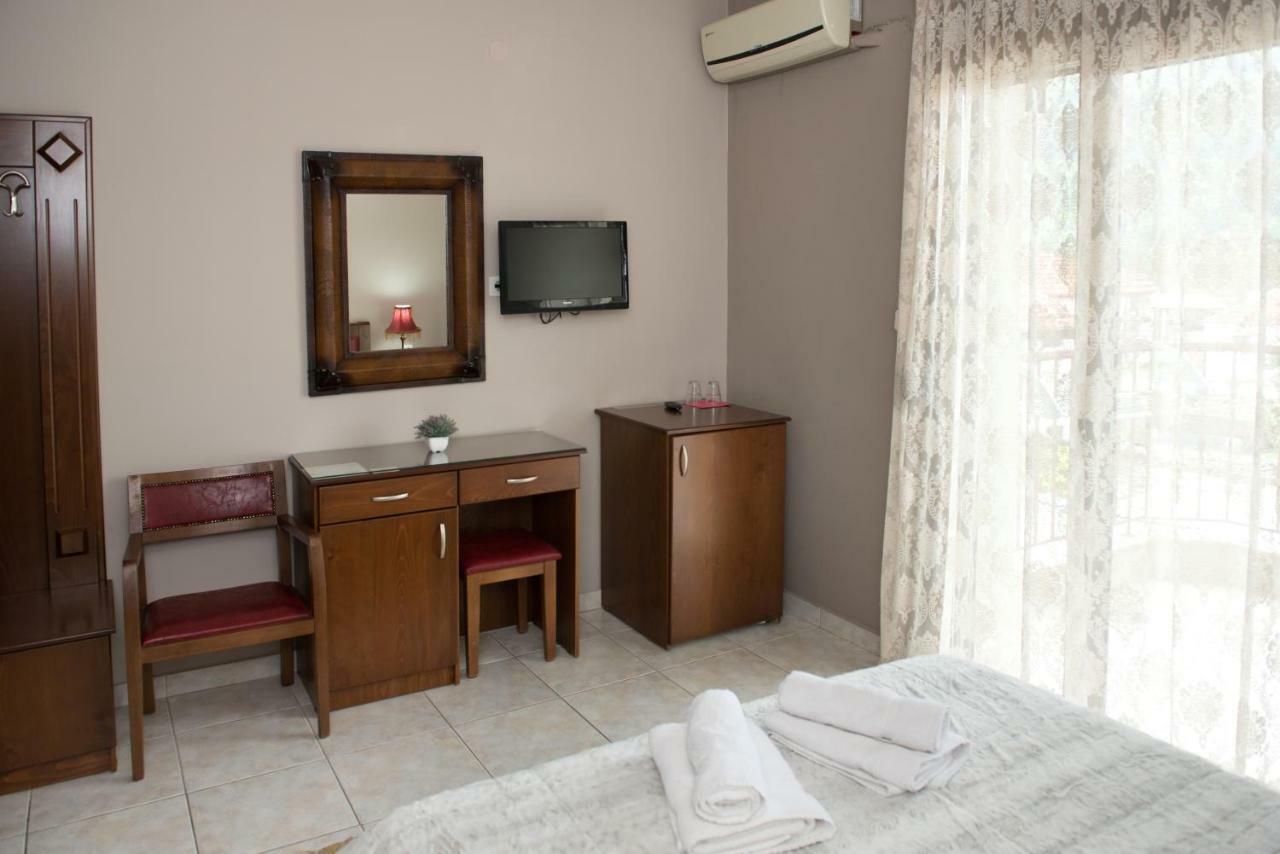Hotel Philippion Káto Loutrákion Kültér fotó